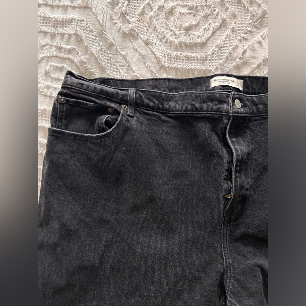 Abercrombie & Fitch The 90s Straight Ultra High Rise Black Jeans - Picture 4 of 5